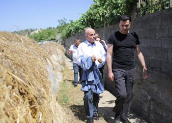 Basha takime me sipërmarrës dhe fermerë në Vorë: Varfëria është ulur këmbëkryq, ne do të ndërtojmë një qeverisje normale