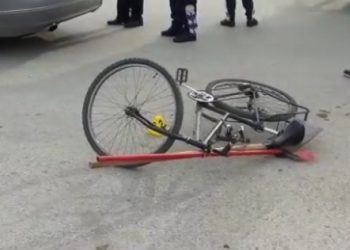 Dy vajza me biçikleta përplasen nga dy makina në pak minuta në Tiranë/ Zhduken autorët