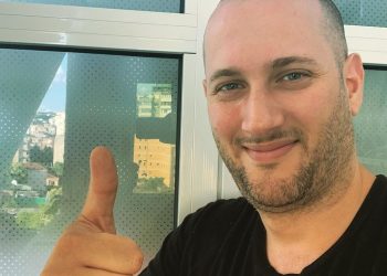 Koronavirus prek aktorin e humorit Florian Binaj: Jam vetëizoluar pas testimit, ja ku u infektova