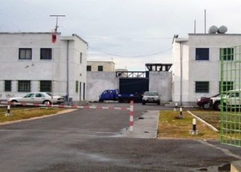Preket nga COVID-19 gardiani i burgut të Shënkollit/ Dyshohet se është infektuar nga…