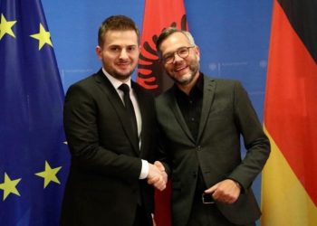 Ministri Cakaj telefonon homologun gjerman: Në fokus hapja graduale e kufijve dhe rimëkëmbja ekonomike