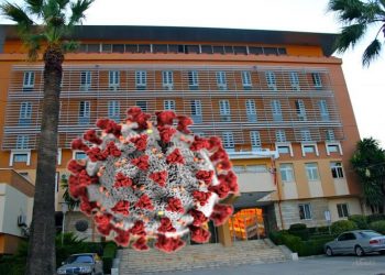 Familjarët e specialistes në Kadastrën e Durrësit shtrohen në spital pas konfirmimit pozitiv me Covid-19, punonjësja…