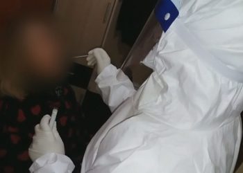 E infektuara me koronavirus në Elbasan, mori pjesë në një funeral në Tiranë