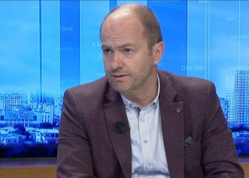 Shtimi i infektimeve, ish-ministri i Shëndetësisë: Është lëshuar pak dora tek testime…