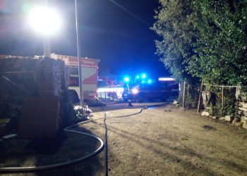 Shmanget tragjedia/ Shqiptari tenton të djegë gruan bashkë me fëmijët, por digjet vetë dhe vdes në vend