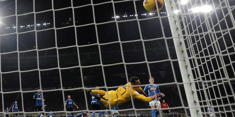 Soccer Football - Coppa Italia - Inter Milan v Napoli - San Siro, Milan, Italy - February 12, 2019   Napoli's Fabian Ruiz scores their first goal as Inter Milan's Daniele Padelli attempts a save   REUTERS/Daniele Mascolo