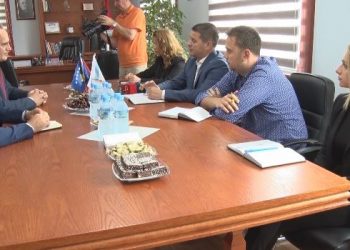 Në fokus turizmi, ambasadori i Kosovës në Lezhë: Presim që kujdesi në plazhe të jetë i organizuar, të forcojmë lidhjet tona