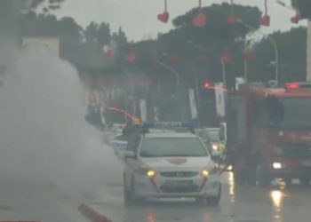 Tiranë/ Merr flakë në mënyrë të mistershme makina në zonën e “Ali Demit”, panik tek qytetarët