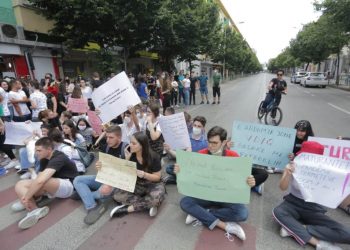 Testi i Gjuhës, Ministria e Arsimit: Po, kishte gabime! Ishin qëllimisht për të vlerësuar nxënësit