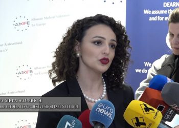 Mjekët shqiptarë paralajmërojnë mbylljen e kufijve: Nëse situata përkeqësohet, BE mund të marrë masa
