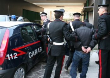 Kokainë dhe 68.000 euro/ Policia italiane vë në pranga 3 shqiptarë, mes tyre nënë e bir