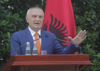 Meta iu rikthehet sulmeve pasi “Ekonomia” i rrëzoi dekretet, thirrjen urgjente SPAK: Të nisë hetimet, korrupsion legjislativ