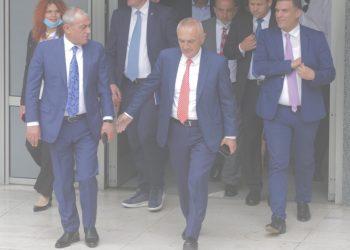 FOTO/ Këshilli Integrimit bëri bashkë krerët e shtetit, Ruçi dhe Meta bisedojnë edhe pas mbledhjes