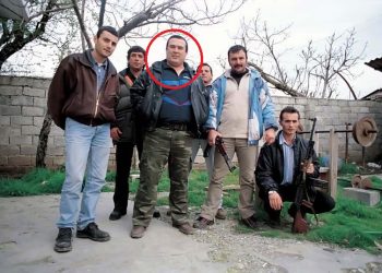 Historia si nëpër filma e Nehat Kullës: Miku i kryeministrit, ku i biri “xhiroi” “La Casa del Papel” (dhe fundi pa “lavdi” e tragjik i tij dhe i vëllait)