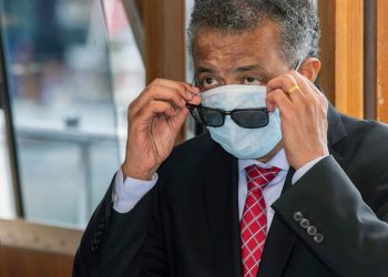 “Koronavirusi shumë i vështirë të luftohet”/ Kreu i OBSH-së i shqetësuar: Bota s’ka parë kurrë një gjë të tillë