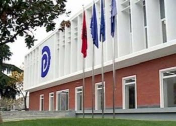 Në prag të mbledhjes/ Opozita e bashkuar mblidhet në selinë blu, pritet vendimi për “Reformën Zgjedhore”