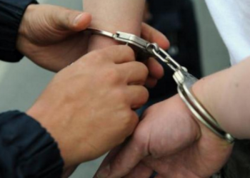 Babai detyroi djalin e tij të tregojë për krimin e bërë, e çoi vetë në polici (FOTO)