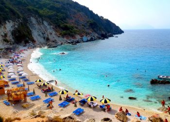 Problemet me rezervimet e pushimeve, agjencitë e udhëtimit duhet të rimbursojnë turistët ndryshe do të gjobiten