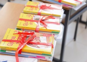 Zgjerohet grupi që përfiton libra falas/ Shahini zbulon vendimin e ri: Përfitojnë 250 mijë nxënës, ja kush përfshihet në skemën e re