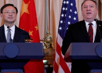 SHBA-Kinë takim me dyer të mbyllura për të rregulluar raportet, Trump vendos sanksione ndaj zyrtarëve kinezë