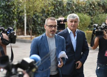 Shtyrja e gjyqit ndaj Tahirit, flet avokati: Po bëjnë sajesë për ta larguar nga skena politike