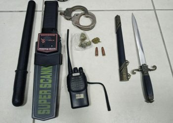 Një i prangosur në Pogradec, u kap me drogë, armë, shkop gome dhe radio policie