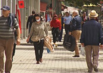 “Normaliteti i ri s’do jetë kurrë si para pandemisë”/ Manastirliu thirrje qytetarëve: Mos e ulni vigjilencën