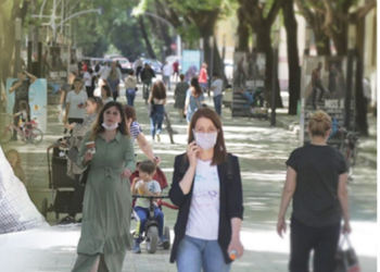 “Nuk ju kushton gjë të mbani një maskë”/ Apeli i mjekes së QSUT-së pas shtimit të rasteve: Të çelim ndjenjën e…