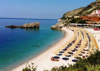 Mbyllja e kufijve prej pandemisë, bien turistët e huaj me 96%
