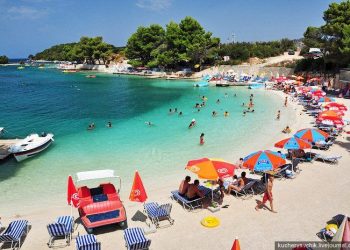 Nisja e sezonit turistik, mediat prestigjoze të lajmeve në Francë dhe Itali jehonë plazheve të Shqipërisë