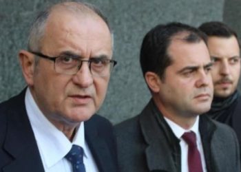 Pse po i lodhni ambasadorët kaq shumë?