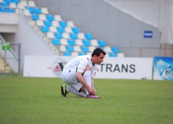 Veliaj dëmtohet në futboll, batuta epike me militantin e PD për mjekun