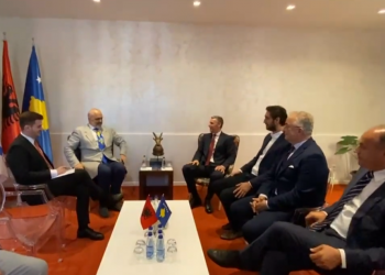 “Kryeministër të lumshin këmbët”, Kadri Veseli pret Ramën në zyrë