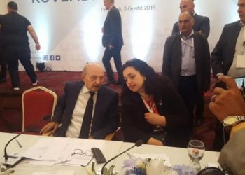 Përplasjet brenda partisë/ Isa Mustafa kërkon shkarkimin e Vjosa Osmanit nga posti në LDK-së