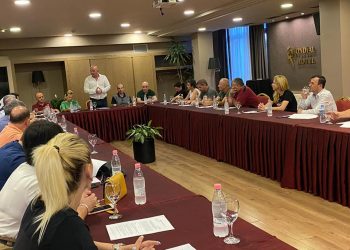 PD fillon fazën e përzgjedhjes së kandidatëve për deputetë, në Tiranë po e realizojnë Aldo Bumçi, Mirela Bogdani dhe… humoristi Jul Deda
