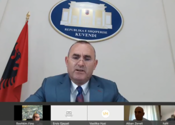 Komisioni për shkarkimin e Metës/ Ulsi Manja ‘përplaset’ me Bashkim Finon: Çfarë kuptimi ka të diskutojmë sot