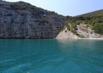 Nesër do bllokohen lundrimet turistike në ishullin e Sazanit?!
