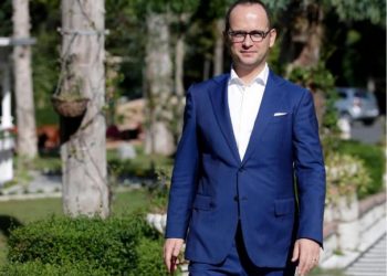 Ditmir Bushati insiston për idenë e kufijve të Kosovës: U promovua nga shqipfolës!
