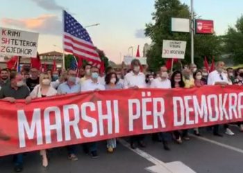 Maqedonia e Veriut/ Opozita shqiptare marshon kundër vjedhjes së votës