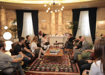 Veliaj me artistët e muzikës popullore: Festojmë duke ruajtur distancat, Tirana ngrihet më e fortë pas çdo sfide