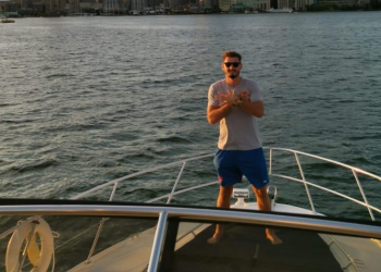 Video+Foto/ Kampioni shqiptar, Krist Prenga bën goditjen e radhës, blen super jahtin luksoz dhe lundron në Toronto
