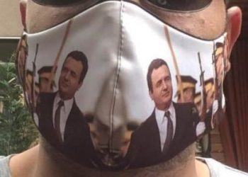 FOTO/ Pas këngëve dhe manifestimeve, tashmë Albin Kurti fiksohet në maskë