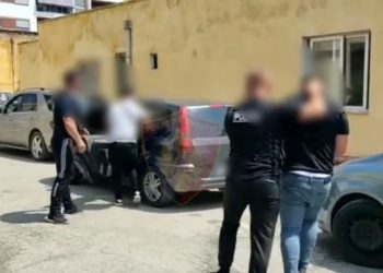 900 euro për të shkuar në BE/ Kapen tre lezhjanët në Pogradec, duke trafikuar 6 klandestinë