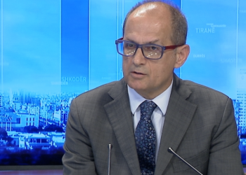 Artan Hoxha dhe Mimoza Hafizi kundër kërkesës së Mynyr Konit për anulimin e zgjedhjeve: Nuk ka kompetencë, fushata ka nisur