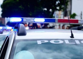 Greqia/Grabitësi shqiptar edhe i ndjekur nga policia vazhdon e grabit!!