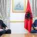 Basha mbërrin në presidencë për takimin me Metën, i shoqëruar nga Gazment Bardhi