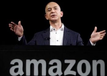Jeff Bezos theu rekordin e pasurisë, 13 miliardë dollarë më shumë brenda 24 orëve