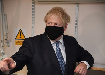 Befason Johnson: Gabuam me koronavirusin, sepse ministrat e mi nuk kuptuan gjë fare