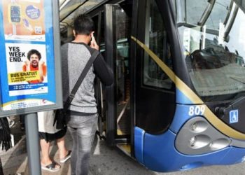 E ndaloi të hipte në autobuz pasi nuk mbante maskë, masakrohet për vdekje shoferi