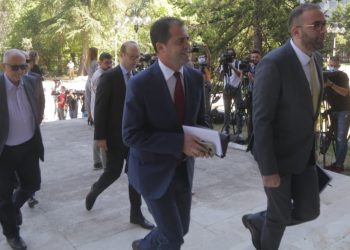 PS i fton në Këshill Politik, opozita: Të hapen listat 100%, të mos preken rregullat për koalicionet